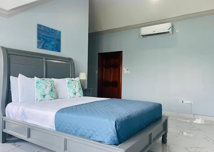 Luxury And Rooms,the Lagoons *