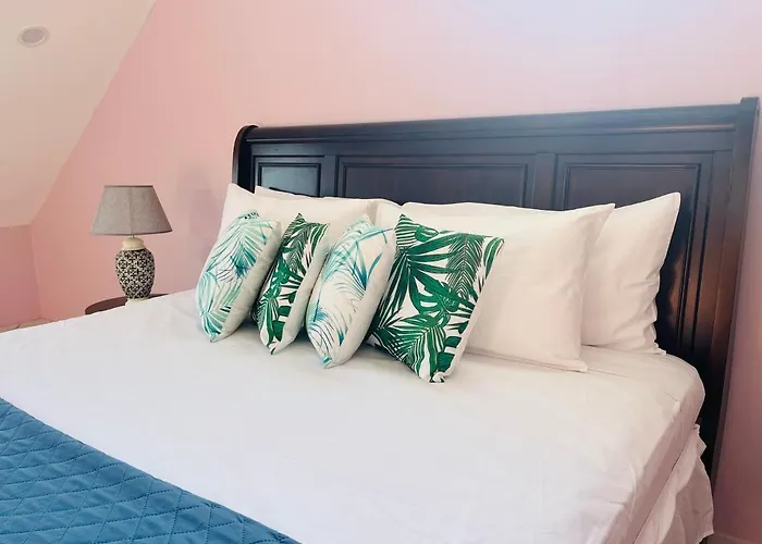 Luxury And Rooms,the Lagoons