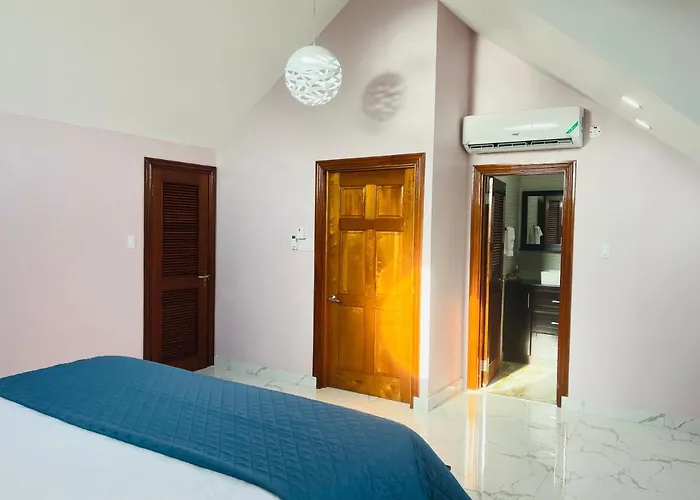 Luxury And Rooms,the Lagoons *