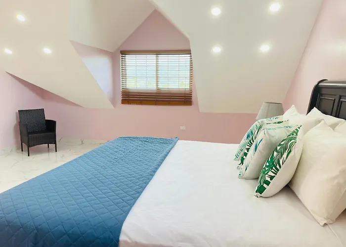 Luxury And Rooms,the Lagoons *